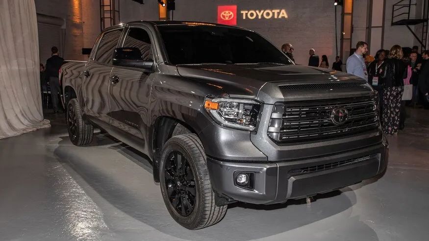 丰田皮卡坦途2022款价格几个色,丰田皮卡tundra美版