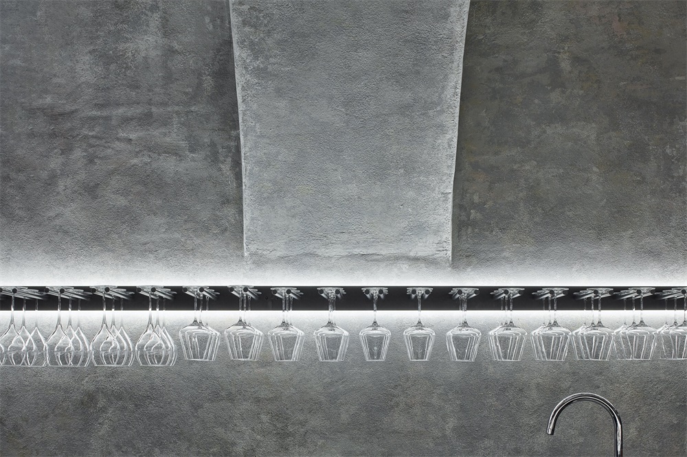 极简时尚酒吧设计案例欣赏,轻奢风大面积酒吧设计