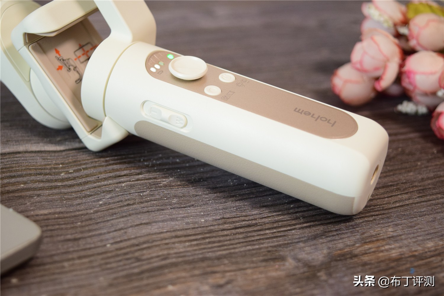 三轴防抖手机稳定器测评,浩瀚稳定器x和x2区别哪个很值得买