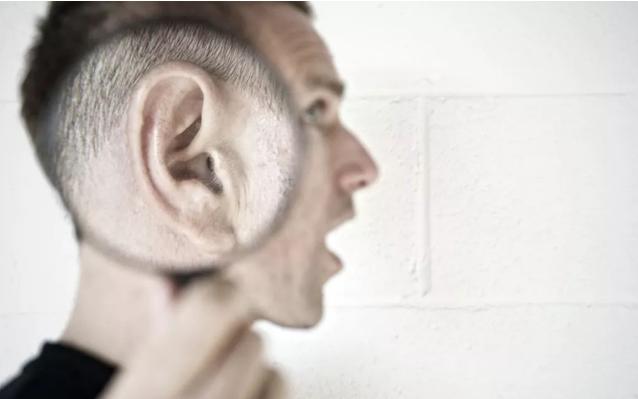 为什么有的人耳屎干的有的是湿的,为什么有的人的耳屎是湿的