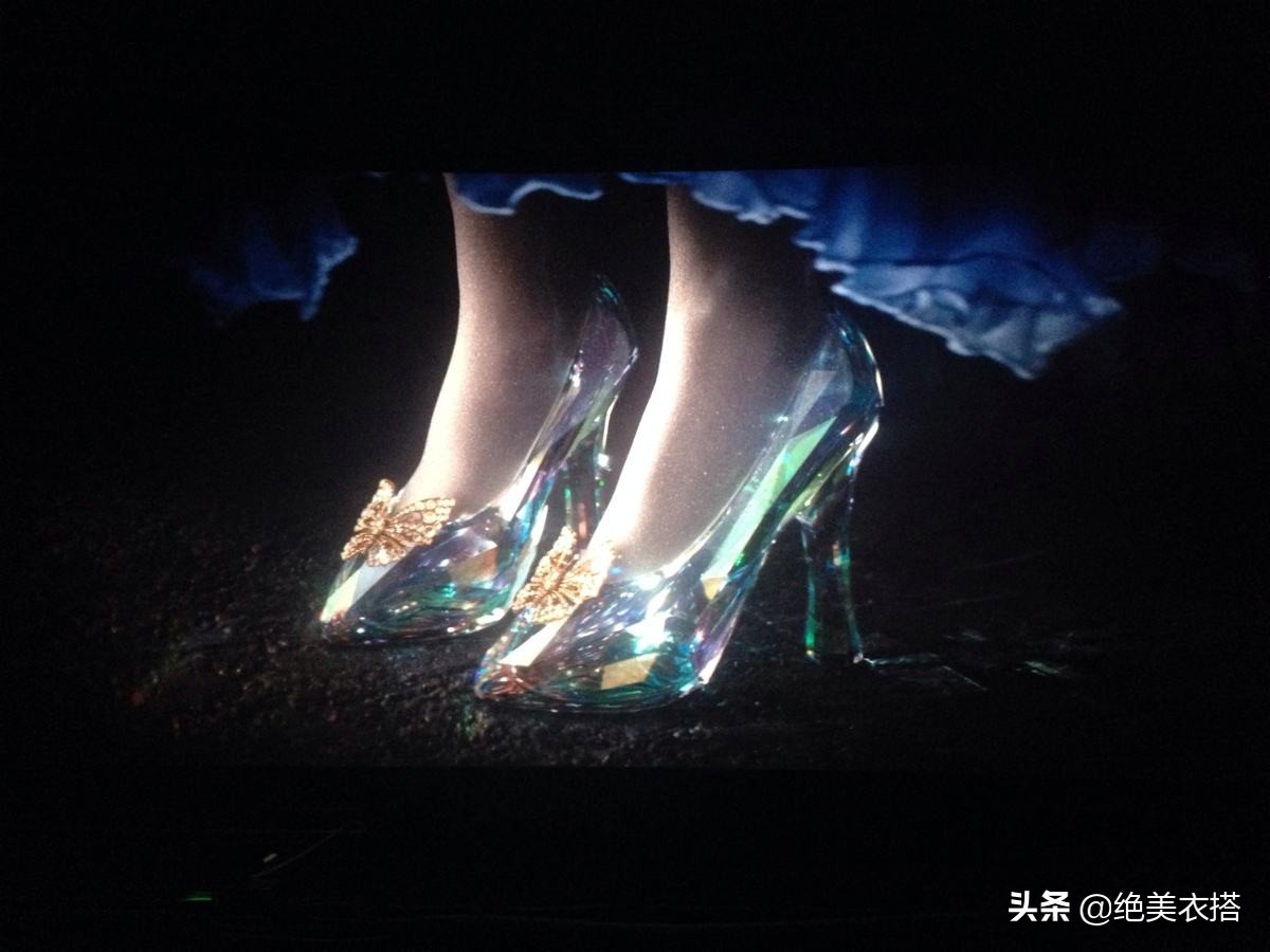 洛薇最新穿搭,洛薇搭配原则