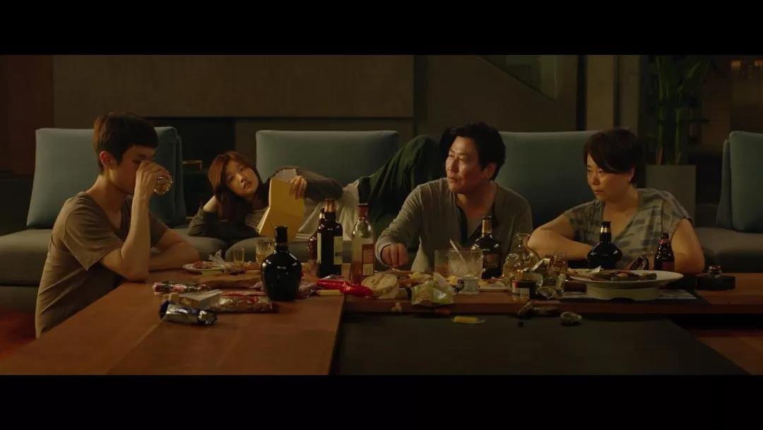 《寄生虫》：奥斯卡之后，我们要为家人做点什么