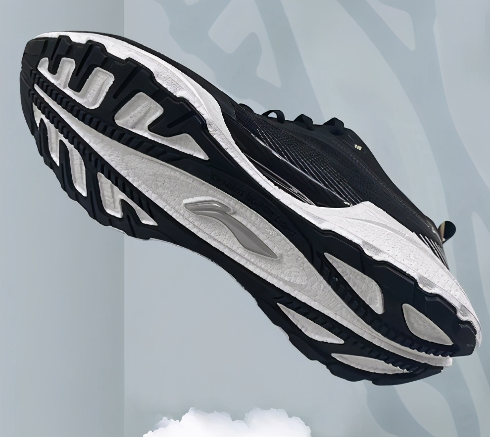 李宁超轻19和安踏跑鞋哪个好,公认脚感最好的10双国产跑鞋安踏