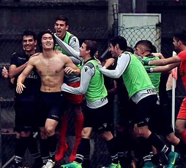 国足身材对比越南,国足身材好不好