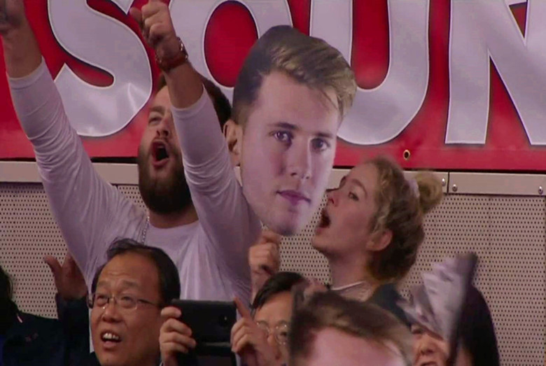 特雷杨18-19集锦,特雷杨爆砍56分锦集