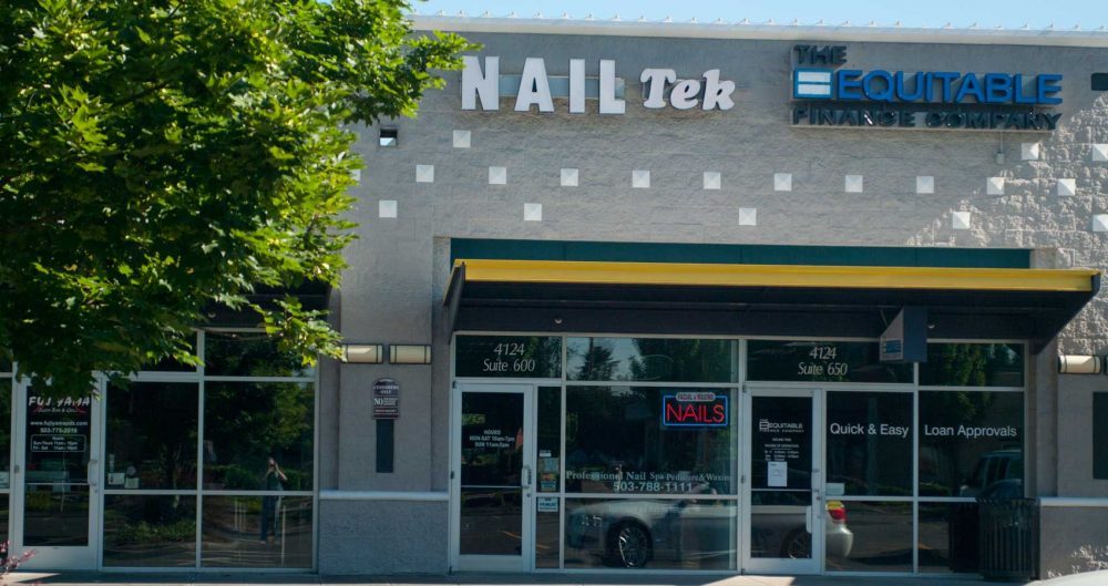 易劈易断还分层？美国专业沙龙修复甲油，给“病甲”快速“整容”