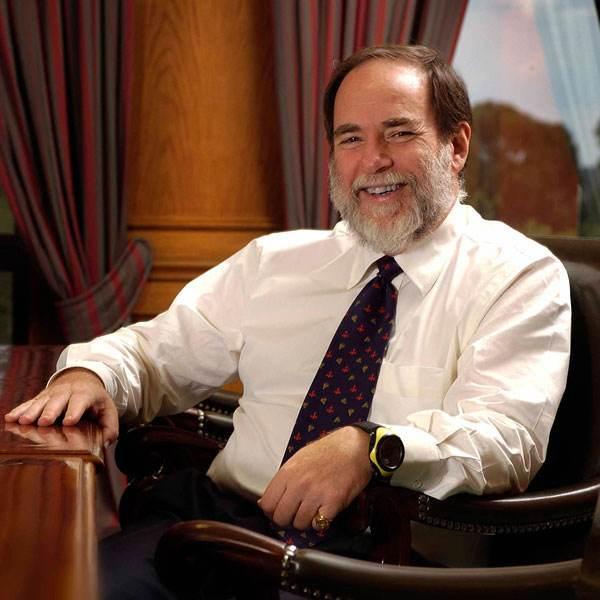 非洲首富从0到1260亿的财富神话,他的财富积累主要靠“4个字”