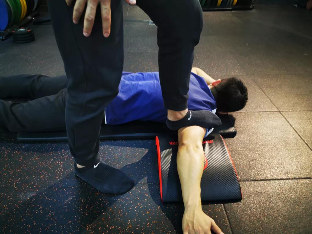 仰卧起坐腰痛怎么办,男性做仰卧起坐腰酸痛什么情况