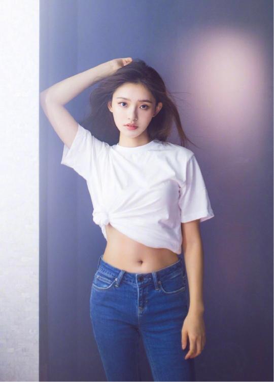 林允代言ck的视频,林允代言ck的衣服照片