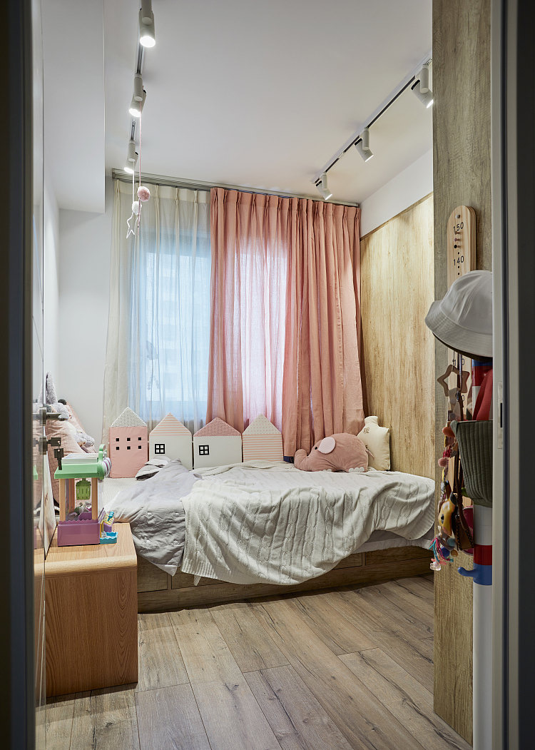 家里垃圾堆多,家里都是垃圾杂物