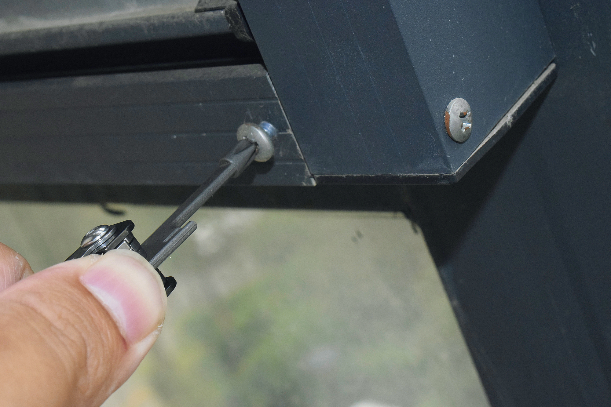 掌中利刃单手快开！——SOG迅猛龙多功能组合工具钳体验