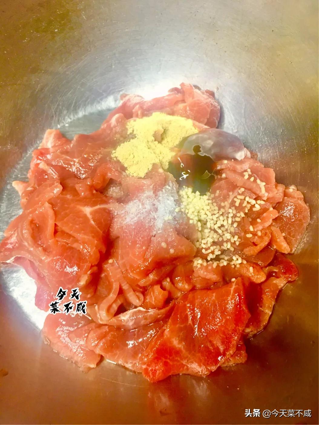 厨师长教你鸡肉、猪肉、牛肉的上浆秘籍，炒啥肉都鲜嫩爽滑还多汁
