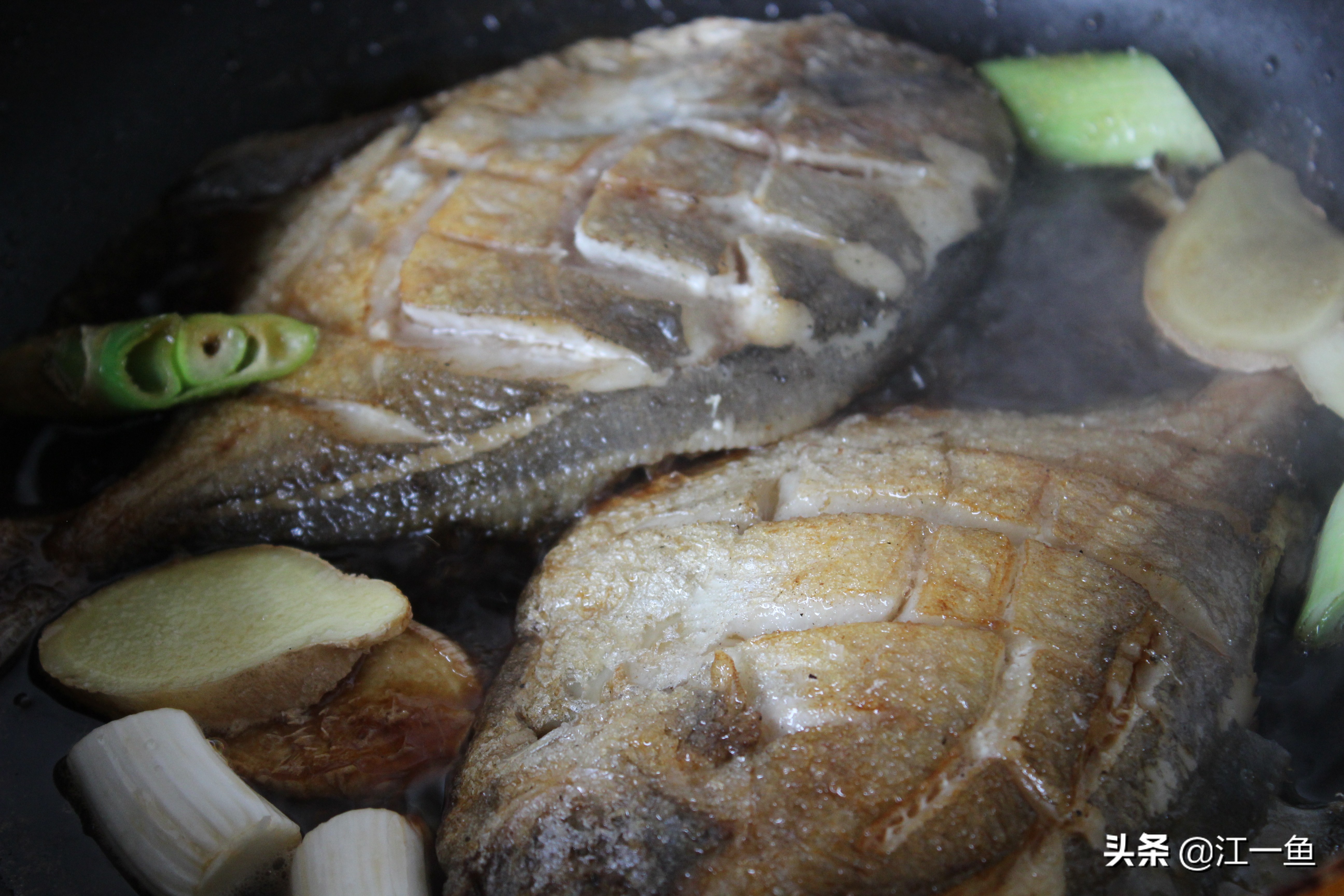 红烧银鲳鱼最正宗的做法,红烧银鲳鱼的做法最正宗的做法