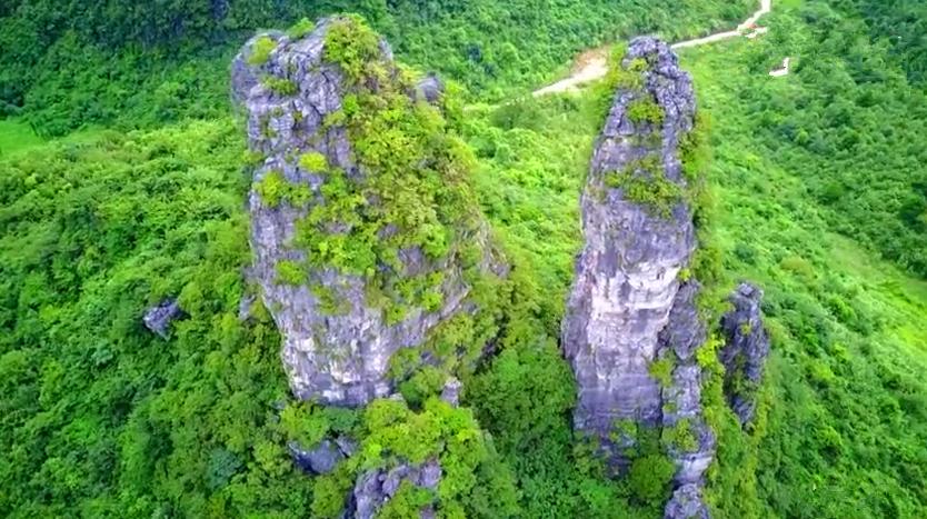 广西五指山全景,广西拍到的奇特山峰