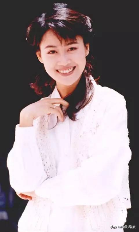 祝英台与马文才初相识梁小冰版,梁小冰祝英台被马文才亲吻