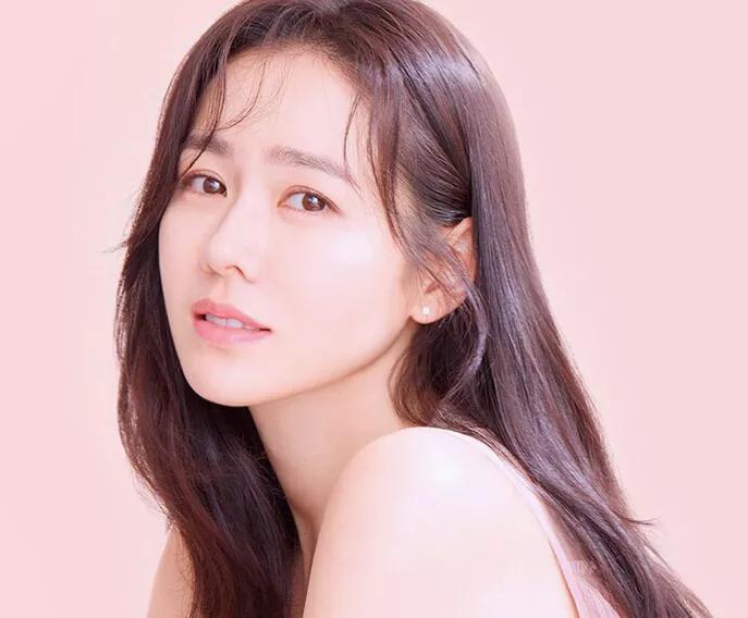 韩国明星皮肤为什么又白又干净,明星的皮肤为什么那么好