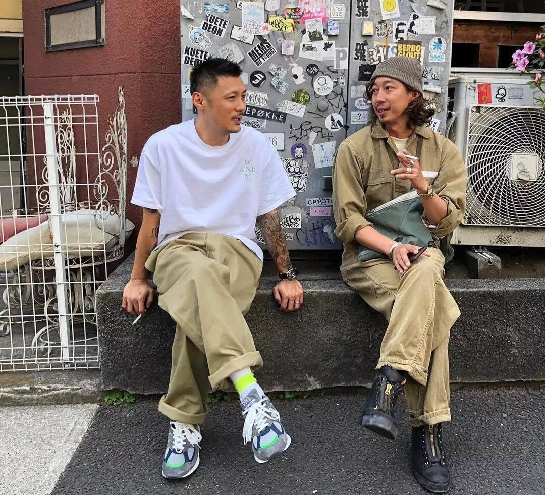 newbalance余文乐红黑,余文乐newbalance990v4nb