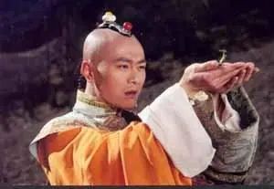 尘埃落定一个傻子的一生,尘埃落定傻子少爷却成了最大赢家