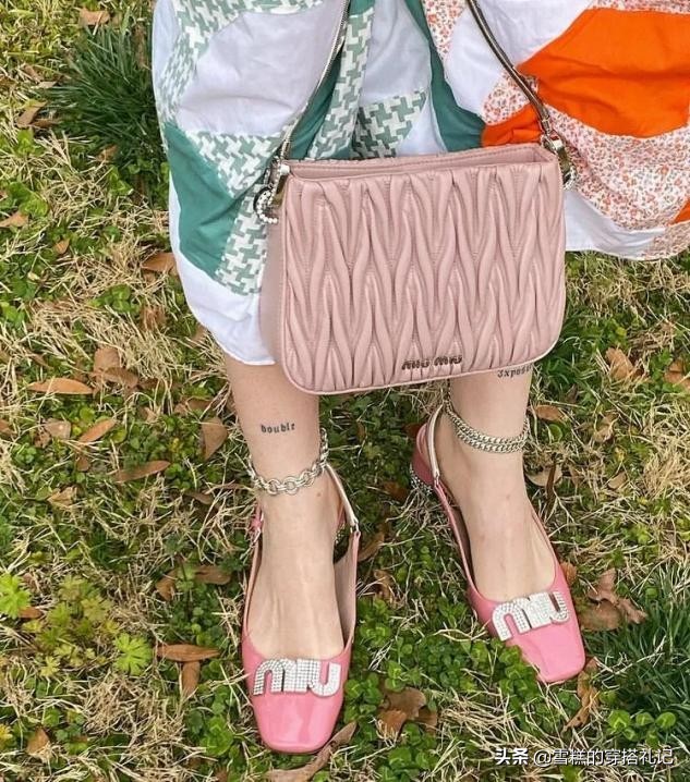 方头鞋才是今夏的最大惊喜,方头鞋显脚宽