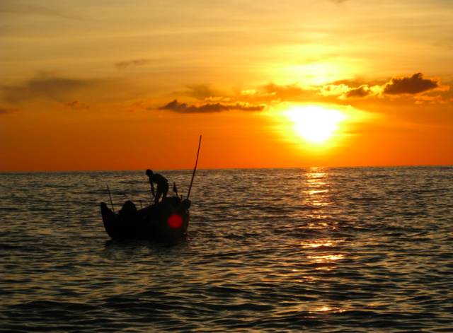 景色不输东南亚,美食百元吃到撑,这座滨海小城冬季正好最迷人