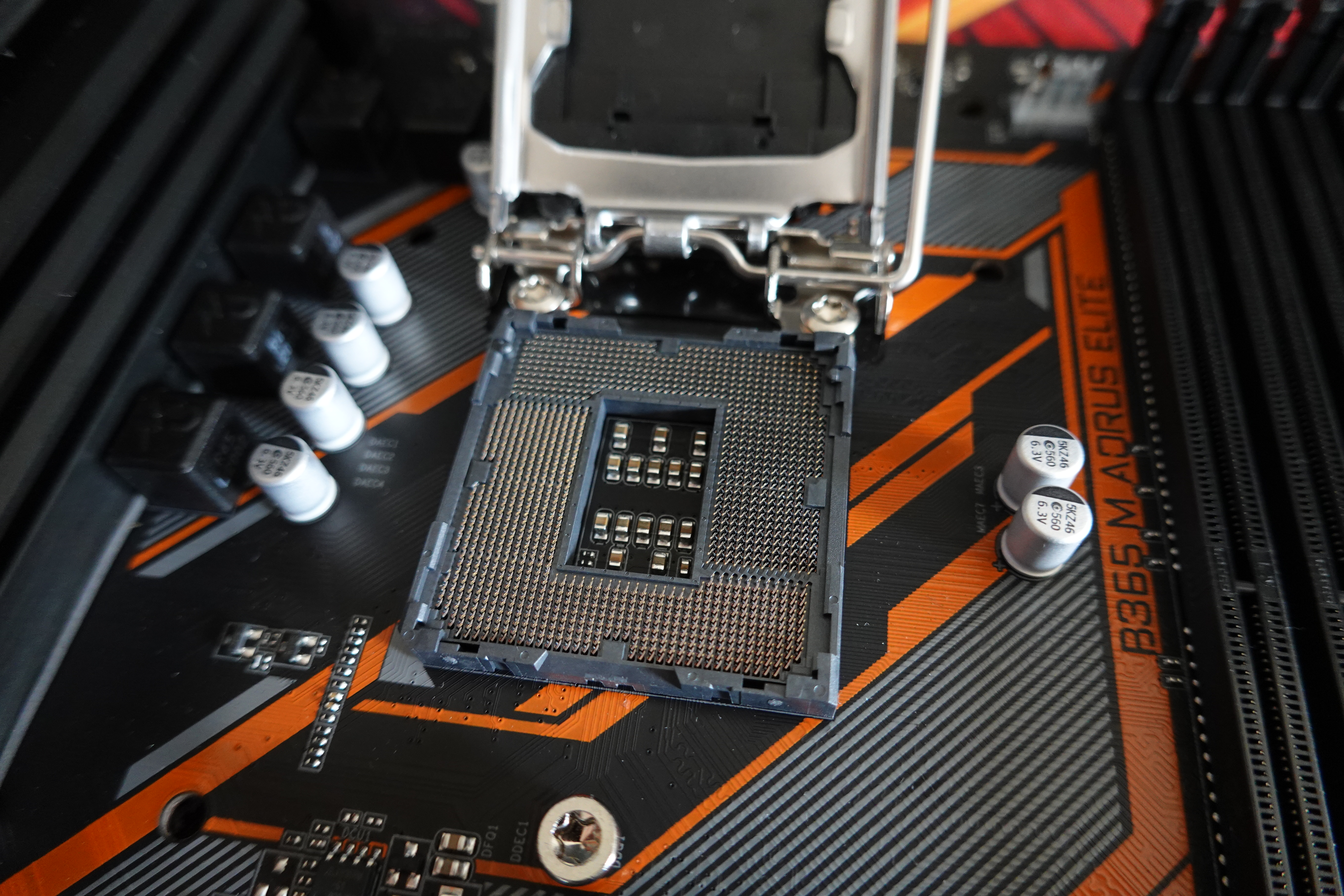 技嘉b365m-aoruselite能上3200内存条吗,技嘉b360maoruselite