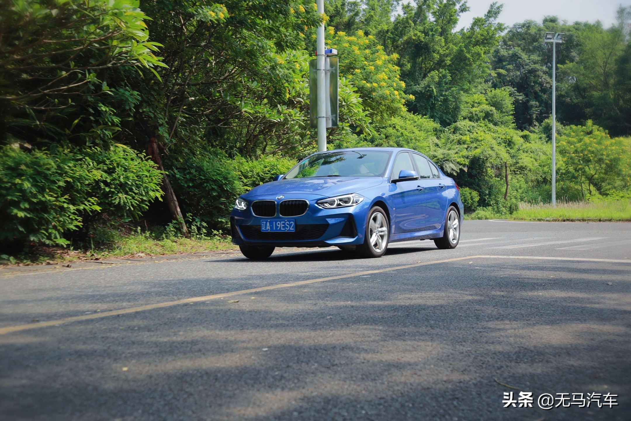 2013款宝马118i试驾视频,蓝天白云梦宝马x1