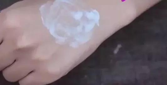 牙膏加什么洗脸祛雀斑最快,牙膏白醋淡斑法