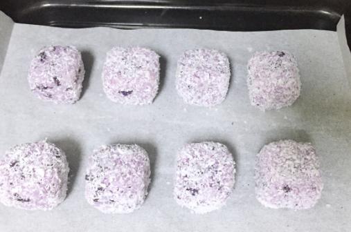 椰香糯米小方糕做法,紫薯椰蓉小方的做法