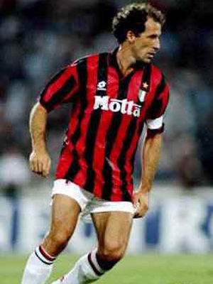 足坛最强5号贝肯鲍尔,足球历史第三人贝肯鲍尔