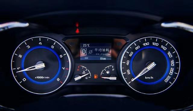 别克凯越油表亮起还能开多久,汽车油表红灯亮起还能跑多少公里