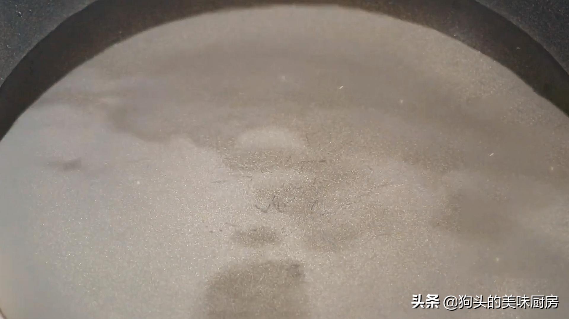 天热就喜欢吃它，6块钱一碗，自己也能做，筷子一搅，爽滑又筋道