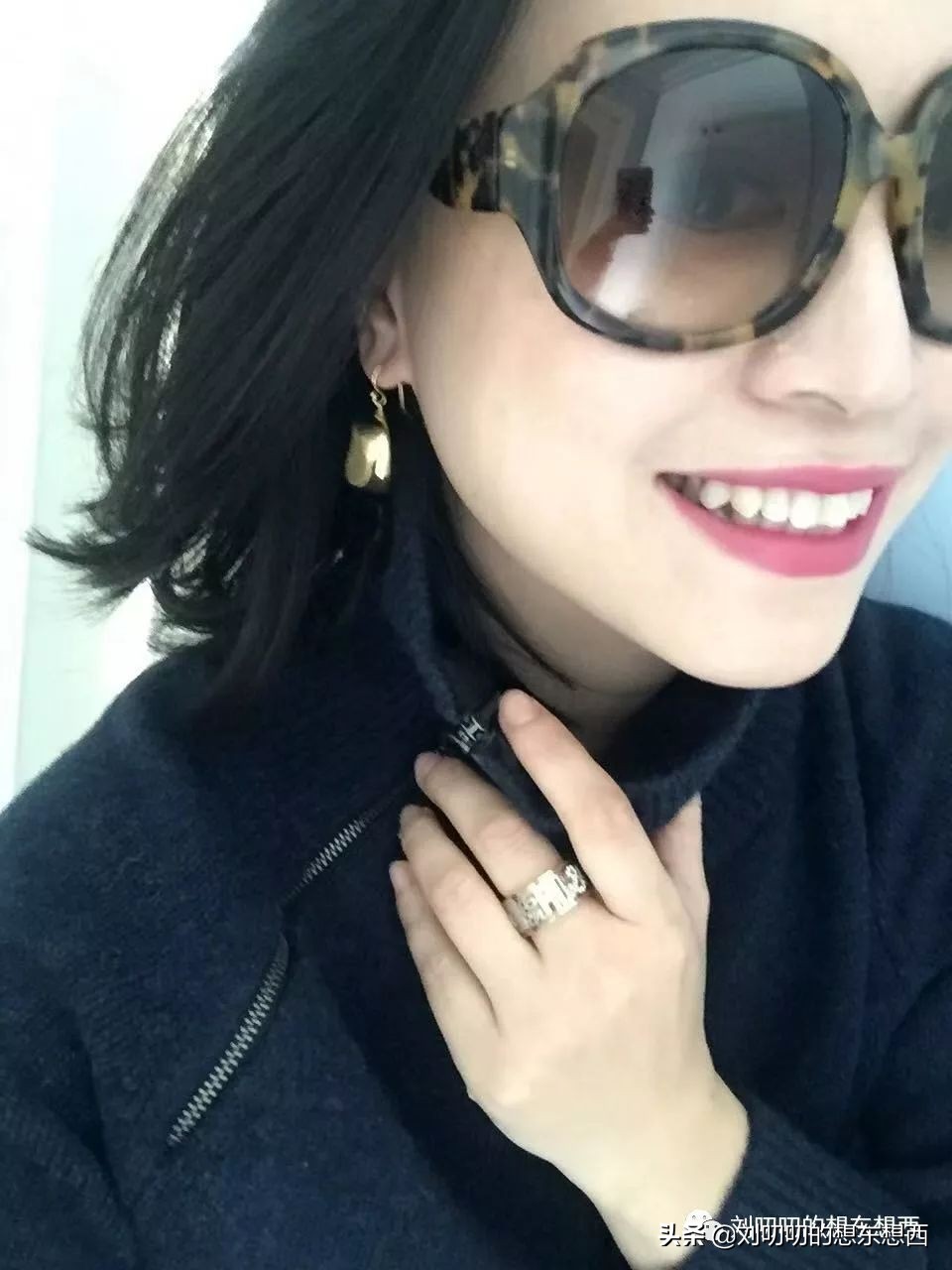 带帽子绿羊绒衫搭配什么外套,休闲装搭配冬款