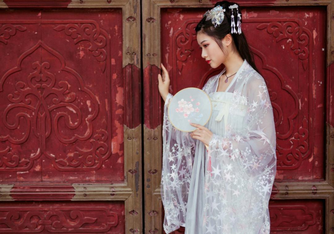 生气了怎么对付摩羯男,摩羯座闺蜜生气了怎么办