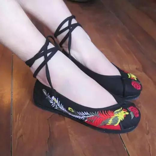 最好看的手工绣花鞋,老一辈手工艺术绣花鞋