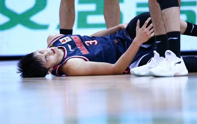 广东男篮29分大胜北控,广东周鹏三分