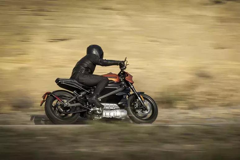 哈雷和杜卡迪哪个档次高,杜卡迪对比哈雷