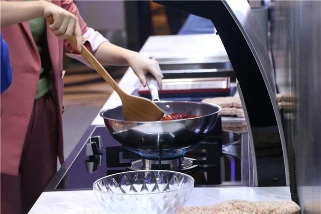 集成灶解决的厨房问题,厨房不安集成灶可以吗