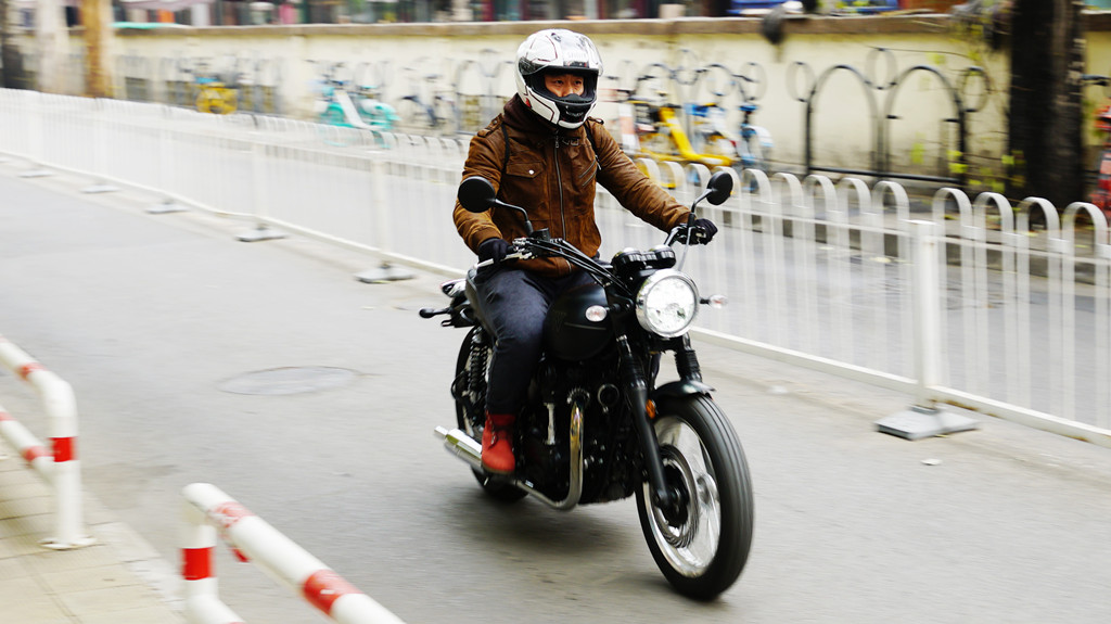 川崎z900rs与w800对比,川崎w800深度评测