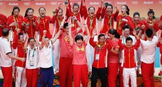 卸任女排主教练郎平,郎平退役后回国了吗