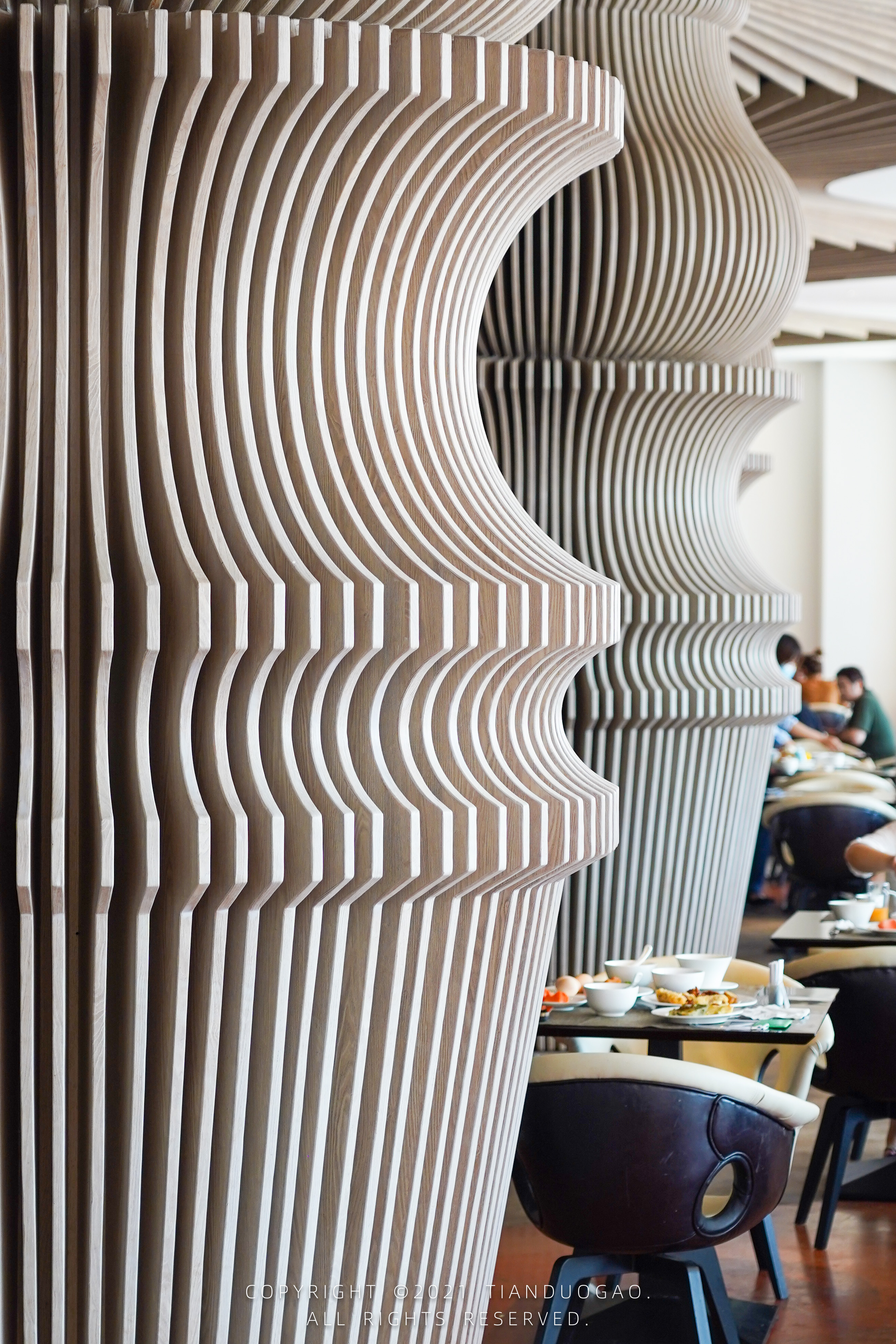 家有晴宝去三亚旅行住七星酒店,三亚大树七星酒店