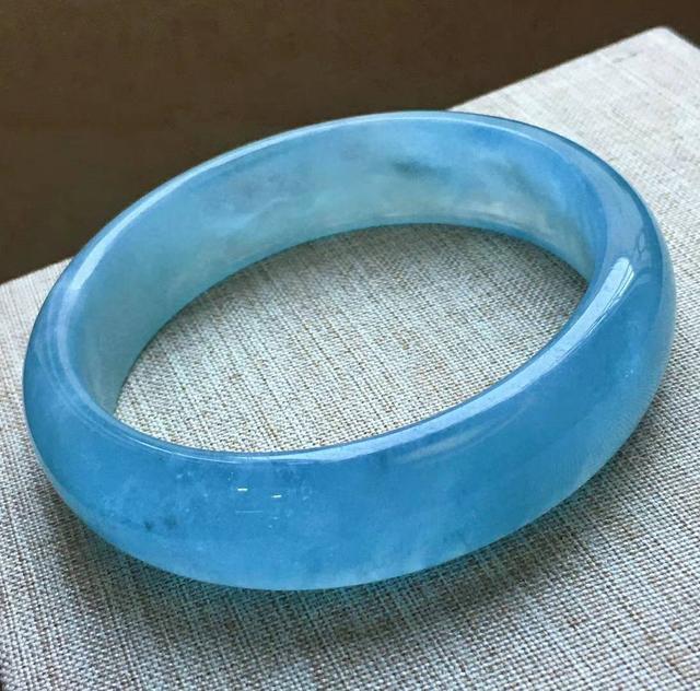 三月生辰石——海蓝宝海精灵功效