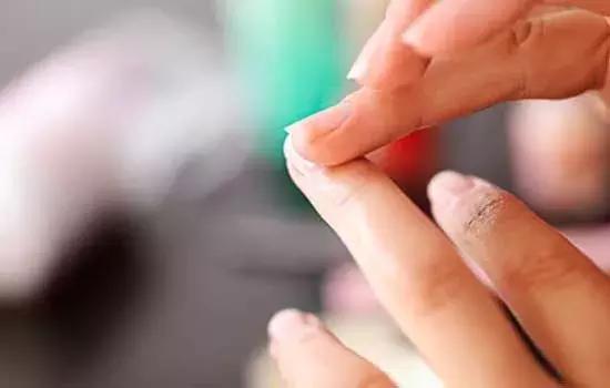 肝脏好不好看指甲或许能知道,指甲是帮助人体肝脏排毒的