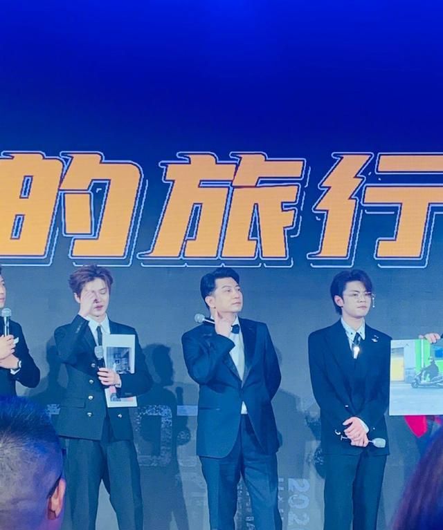 鑲栨垬鏂扮患鑹哄厓姘旀弧婊$殑,鑲栨垬绌洪檷鐑悳鍚稿紩鐑害