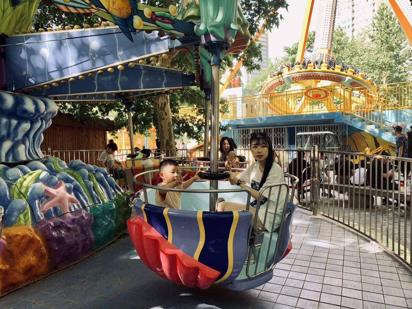 最美的西安兴庆公园,西安兴庆公园一道美丽的风景线