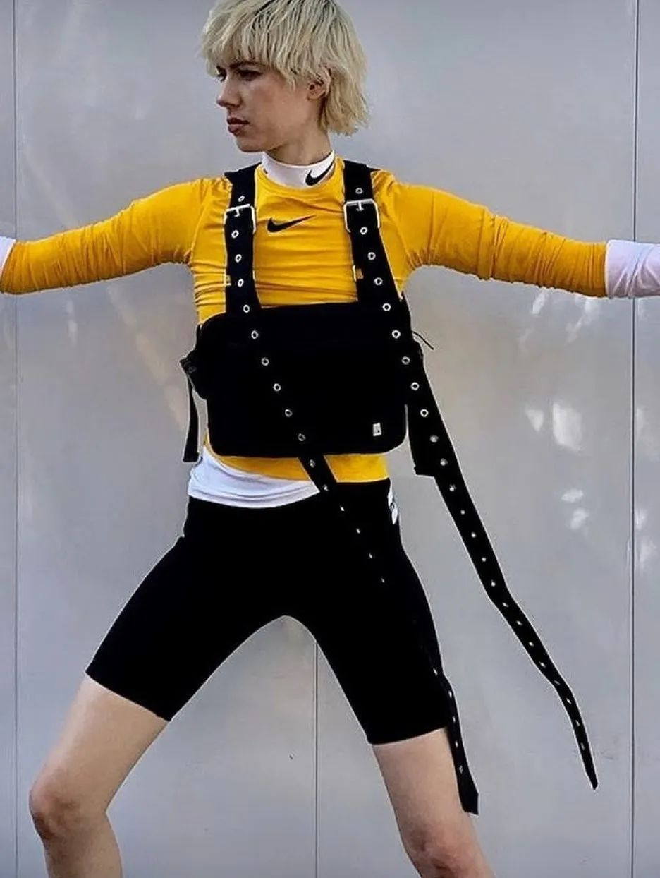 背带裤果然很减龄看起来很少女啊,哪种背带裤既减龄又不过时