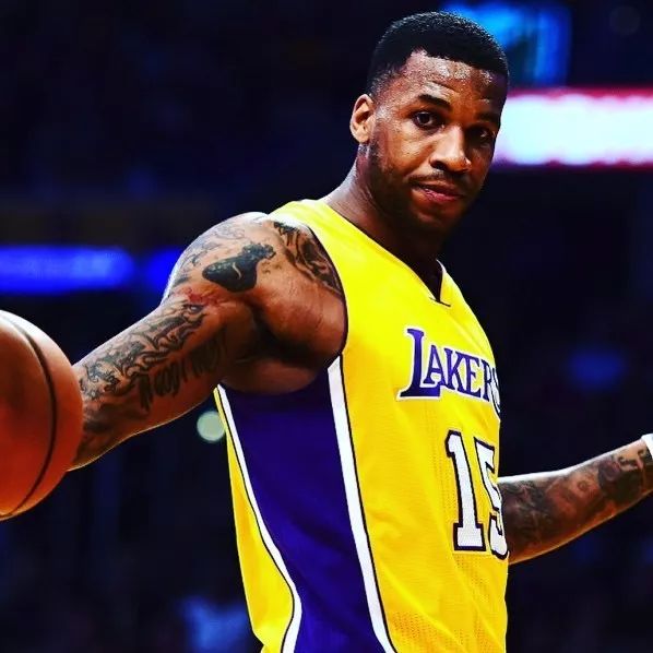 1米8壮汉哭的视频,两米壮汉哭成泪人