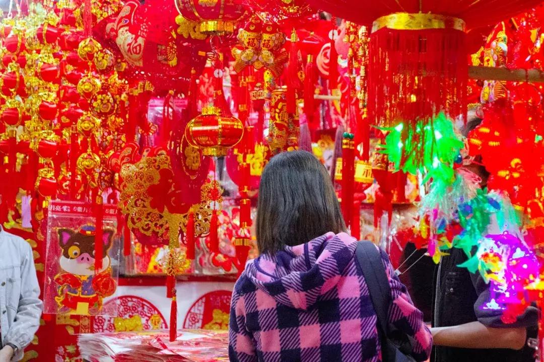 小年来啦，你家年货备齐了吗？小番走进番禺各大市场，收获满满的幸福……