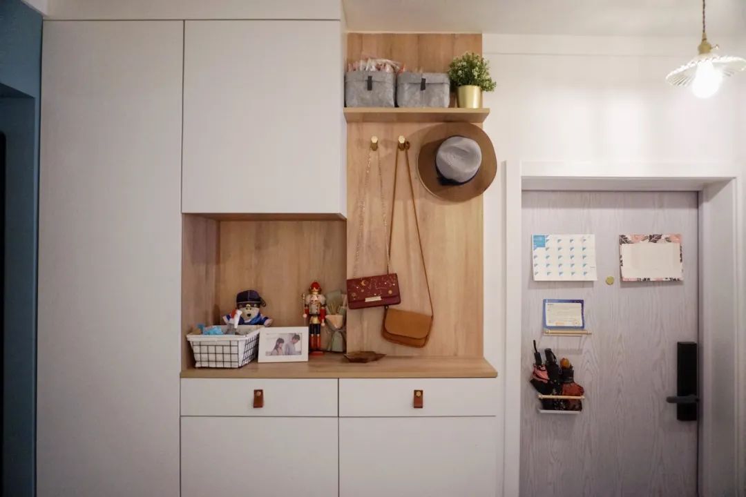 44㎡住三代人，采光差、厨房小都被解决，她家的空间榨干术太绝