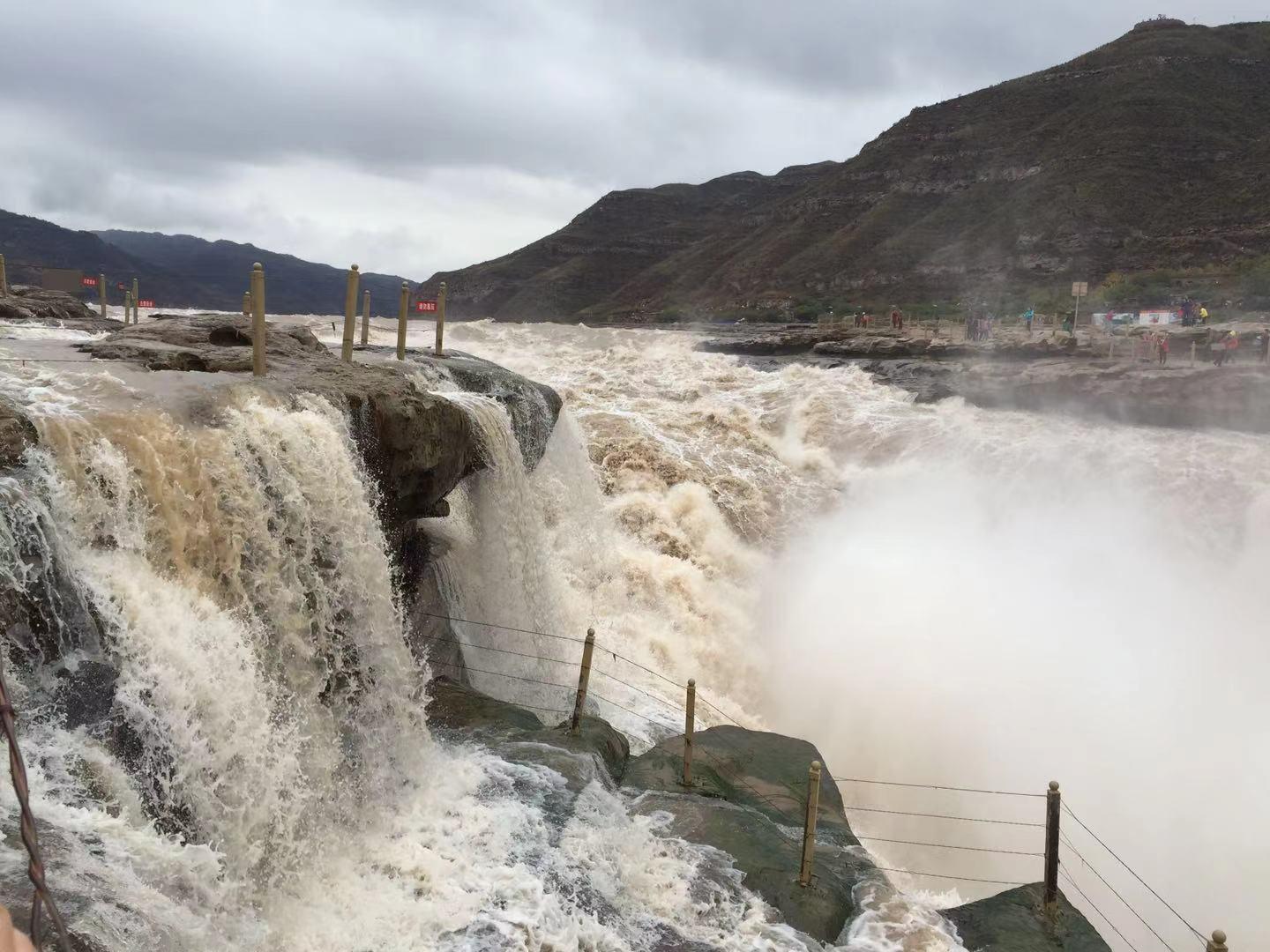 黄河大合唱第八章怒吼吧黄河乐章,黄河大合唱怒吼吧歌词