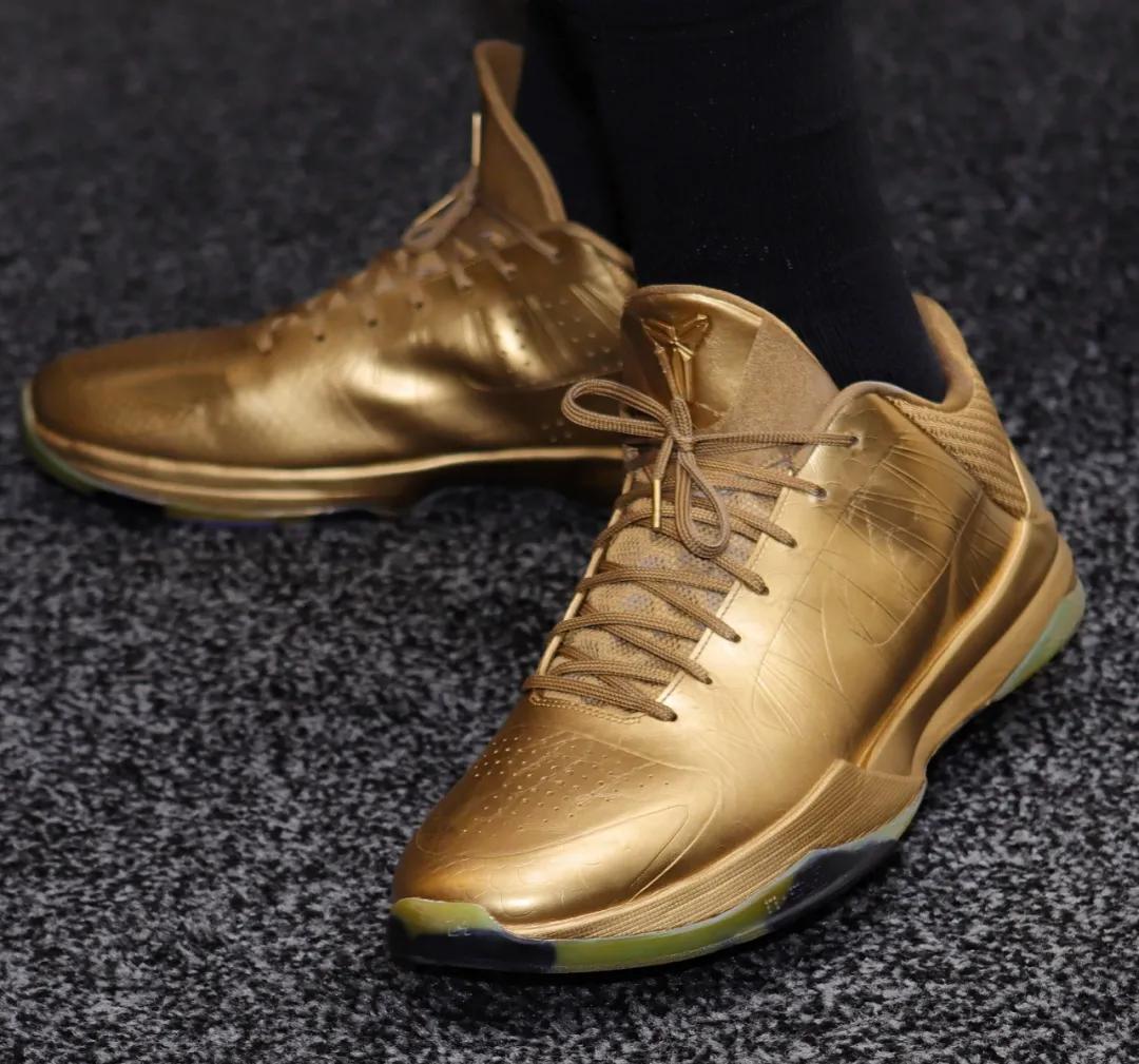 nba球员詹姆斯球鞋上脚,nba球星上脚球鞋詹姆斯18